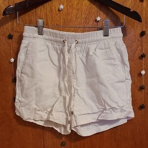 [Free] White Linen Shorts